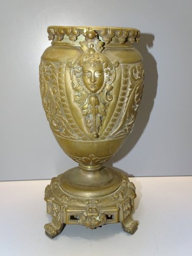 -JOLI VASE URNE SUPPORT LAMPE A PETROLE? BRONZE   VISAGES DE FEMMES VOLUTES   D