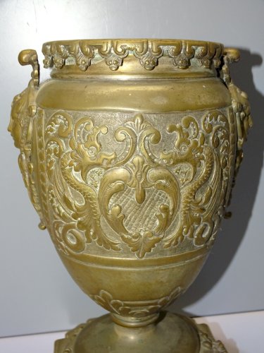 -JOLI VASE URNE SUPPORT LAMPE A PETROLE? BRONZE   VISAGES DE FEMMES VOLUTES   D