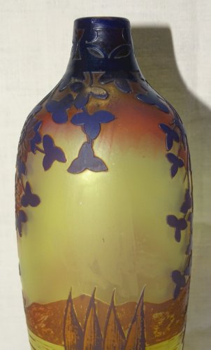 -JOLI VASE VERRE MULTICOUCHE Gravé à L'ACIDE signé DEVEZ CRISTALLERIE PANTIN   D