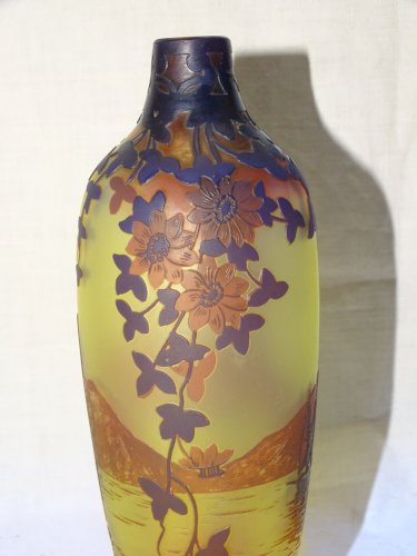 -JOLI VASE VERRE MULTICOUCHE Gravé à L'ACIDE signé DEVEZ CRISTALLERIE PANTIN   D