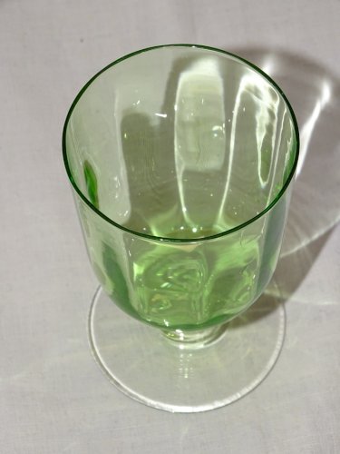 -JOLI VERRE A PIED EN OURALINE COLLECTION VITRINE DECO TABLE    D