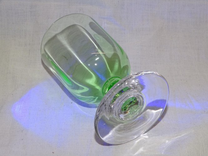 -JOLI VERRE A PIED EN OURALINE COLLECTION VITRINE DECO TABLE    D