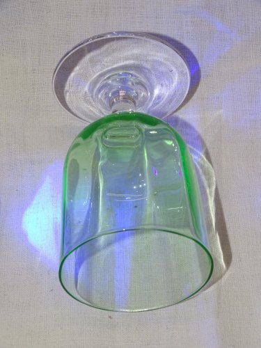 -JOLI VERRE A PIED EN OURALINE COLLECTION VITRINE DECO TABLE    D