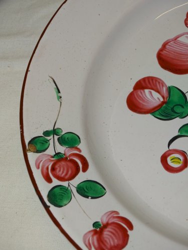 -JOLIE ANCIENNE ASSIETTE XIXe FAÏENCE de L'EST fleurs Rouges et bleues     D