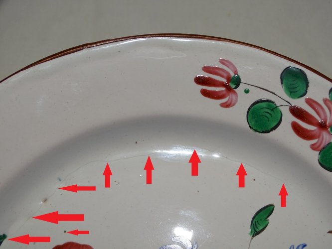 -JOLIE ANCIENNE ASSIETTE XIXe FAÏENCE de L'EST fleurs Rouges et bleues     D