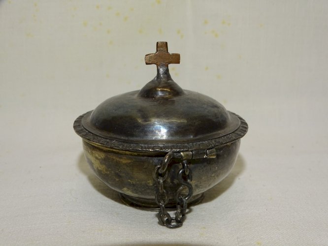 -JOLIE ANCIENNE BOITE A HOSTIES ARGENT Testé CROIX en CUIVRE  RELIGION   D