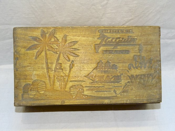 -JOLIE ANCIENNE BOITE EN BOIS ORIGINAL JACQUIN BRAND LIKORY COLLECTION  DECO   D