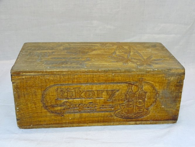 -JOLIE ANCIENNE BOITE EN BOIS ORIGINAL JACQUIN BRAND LIKORY COLLECTION  DECO   D