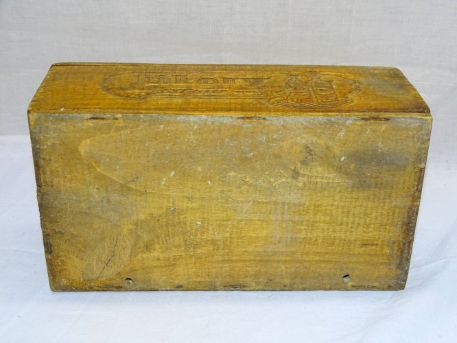-JOLIE ANCIENNE BOITE EN BOIS ORIGINAL JACQUIN BRAND LIKORY COLLECTION  DECO   D