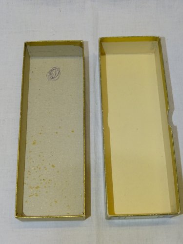 -JOLIE ANCIENNE BOITE SAVON VIOLETTE ROGER et GALLET CARTONNEE COLLECTION    D