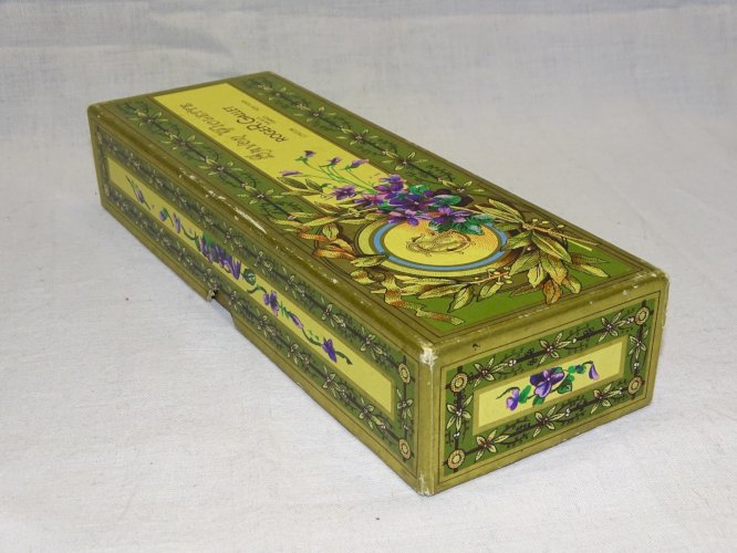 -JOLIE ANCIENNE BOITE SAVON VIOLETTE ROGER et GALLET CARTONNEE COLLECTION    D