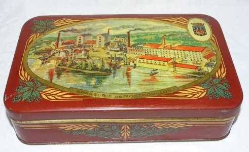 NICE OLD LITHOGRAPHED TIN BOX FROM MONTMORILLON BREWERY COLLECTION