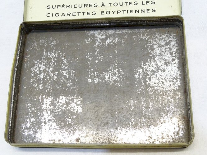 -JOLIE ANCIENNE BOITE TÔLE LITHOGRAPHIEE CIGARETTES EGYPTIENNE EXCELSIOR   D
