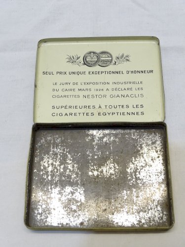 -JOLIE ANCIENNE BOITE TÔLE LITHOGRAPHIEE CIGARETTES EGYPTIENNE EXCELSIOR   D
