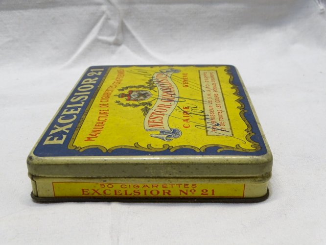 -JOLIE ANCIENNE BOITE TÔLE LITHOGRAPHIEE CIGARETTES EGYPTIENNE EXCELSIOR   D