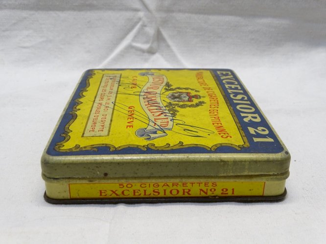 -JOLIE ANCIENNE BOITE TÔLE LITHOGRAPHIEE CIGARETTES EGYPTIENNE EXCELSIOR   D