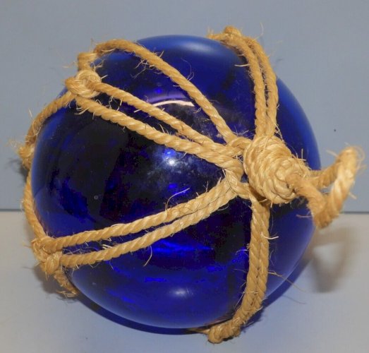 -JOLIE ANCIENNE BOULE de FLOTTEUR de FILET de Pêche couleur BLEUE filet CORDE  D