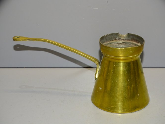 -JOLIE ANCIENNE CAFETIERE LAITON INTERIEUR Etamé POT A CHOCOLAT MARQUE UNIS   D