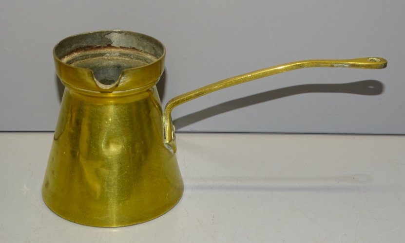 -JOLIE ANCIENNE CAFETIERE LAITON INTERIEUR Etamé POT A CHOCOLAT MARQUE UNIS   D