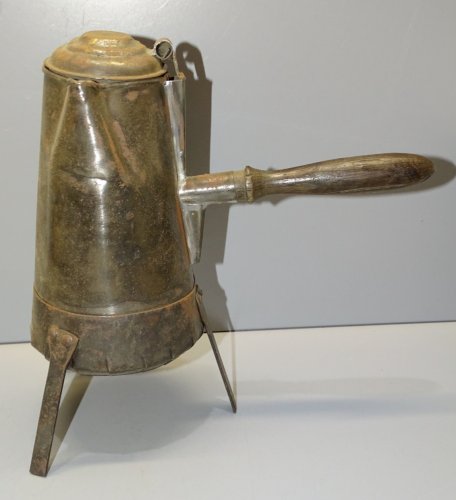 -JOLIE ANCIENNE CAFETIERE/CHOCOLATIERE EN TÔLE POIGNEE BOIS XIXe sur 3 PIEDS  D