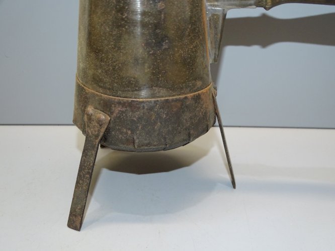 -JOLIE ANCIENNE CAFETIERE/CHOCOLATIERE EN TÔLE POIGNEE BOIS XIXe sur 3 PIEDS  D