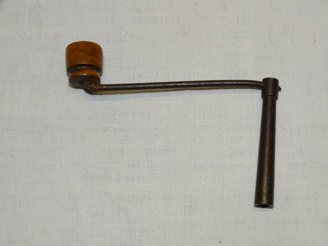 -JOLIE ANCIENNE CLEF CLE POUR MOUVEMENT HORLOGE PENDULE COMTOISE     D