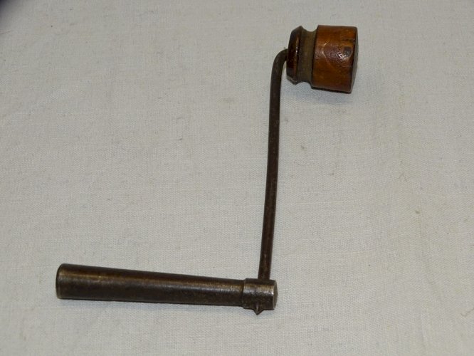 -JOLIE ANCIENNE CLEF CLE POUR MOUVEMENT HORLOGE PENDULE COMTOISE     D