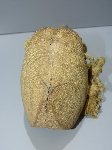 - JOLIE ANCIENNE CLOCHE DE VACHE ou CHAMEAU EN BOIS Djibouti Ethiopie  VITRINE D