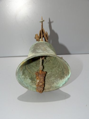 - JOLIE ANCIENNE CLOCHE PORTE D'ENTREE en Bronze  avec SUPPORT METAL ROUILLE   D