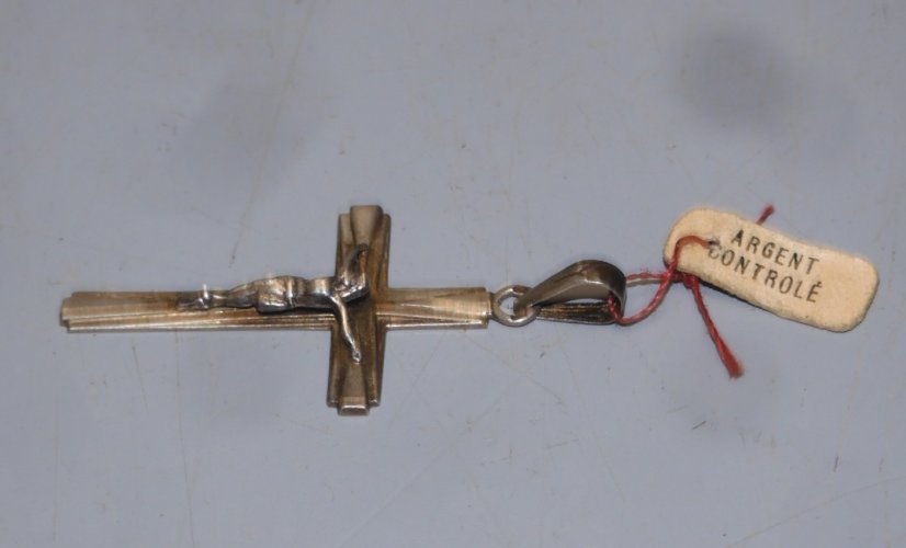 -JOLIE ANCIENNE CROIX ARGENT Poinçon CRABE NEUF de STOCK JAMAIS PORTEE   D