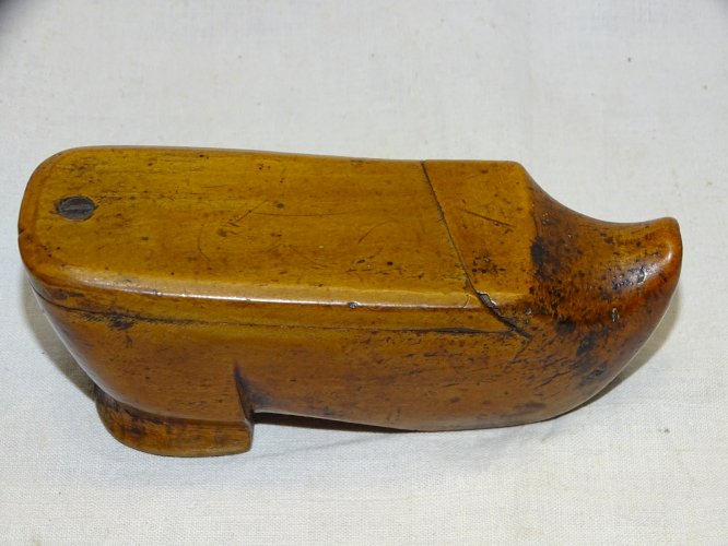-JOLIE ANCIENNE GRANDE TABATIERE FORME SABOT BOIS COLLECTION OBJET DU FUMEUR   D