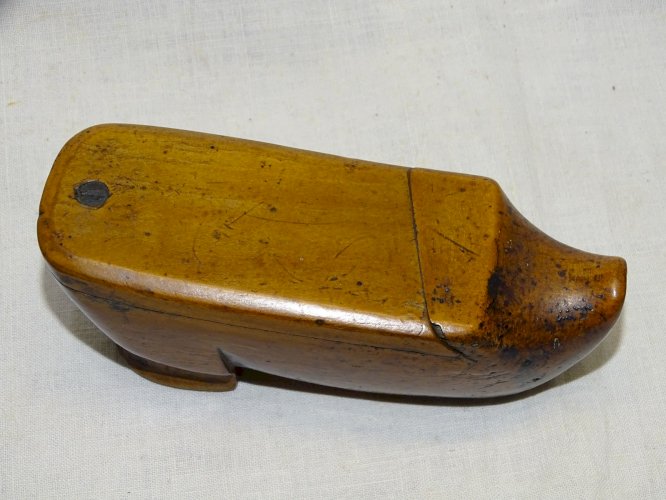 -JOLIE ANCIENNE GRANDE TABATIERE FORME SABOT BOIS COLLECTION OBJET DU FUMEUR   D