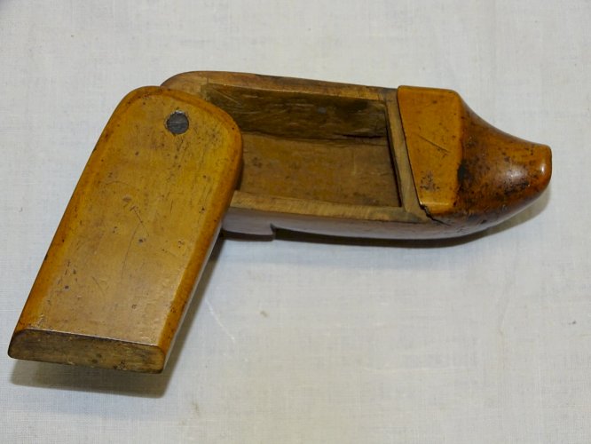 -JOLIE ANCIENNE GRANDE TABATIERE FORME SABOT BOIS COLLECTION OBJET DU FUMEUR   D