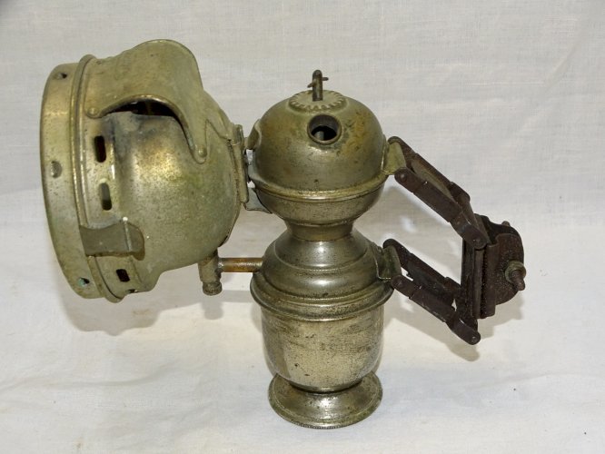 -JOLIE ANCIENNE LAMPE A ACETYLENE POUR VELO OU AUTRE MARQUE à DECHIFFRER   D