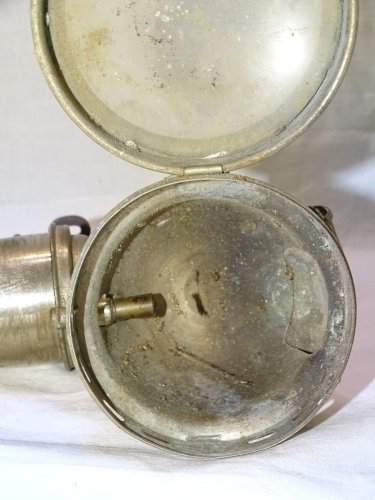 -JOLIE ANCIENNE LAMPE A ACETYLENE POUR VELO OU AUTRE MARQUE à DECHIFFRER   D