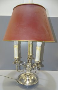 -JOLIE ANCIENNE LAMPE BOUILLOTTE METAL ARGENTE avec son ABAT-JOUR déco    D