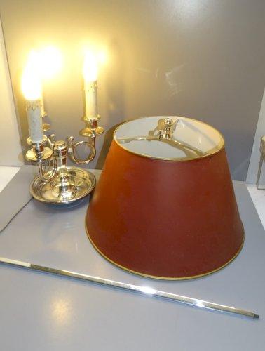 -JOLIE ANCIENNE LAMPE BOUILLOTTE METAL ARGENTE avec son ABAT-JOUR déco    D