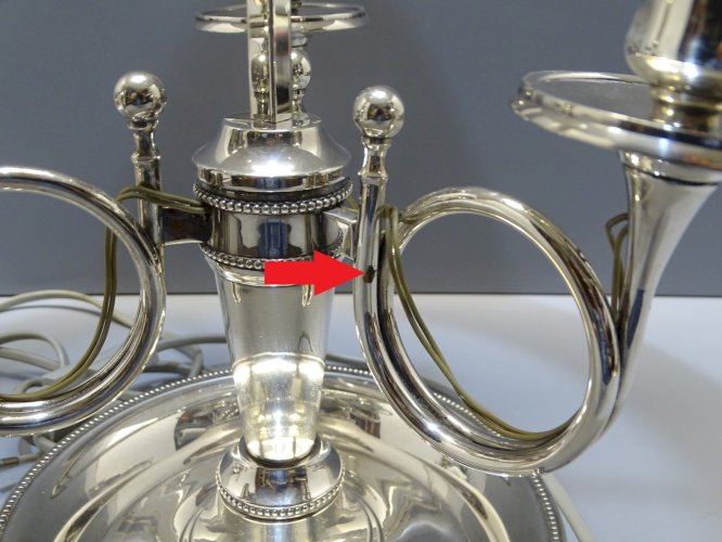 -JOLIE ANCIENNE LAMPE BOUILLOTTE METAL ARGENTE avec son ABAT-JOUR déco    D
