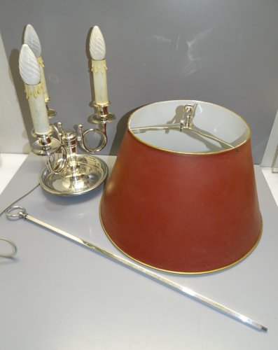 -JOLIE ANCIENNE LAMPE BOUILLOTTE METAL ARGENTE avec son ABAT-JOUR déco    D