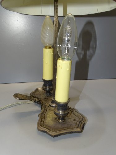 -JOLIE ANCIENNE LAMPE BOUILLOTTE METAL ARGENTE avec son ABAT-JOUR TOLE