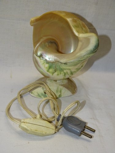 -JOLIE ANCIENNE LAMPE COQUILLAGE TURBO Nacré et VERT à POSER déco VINTAGE    D