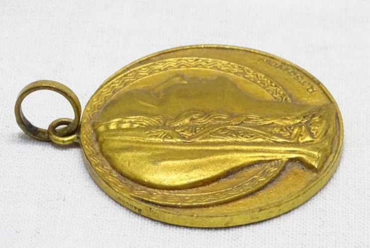 - JOLIE ANCIENNE MEDAILLE EN BRONZE Doré signée R.TSCHUDIN VIERGE AUREOLEE    D