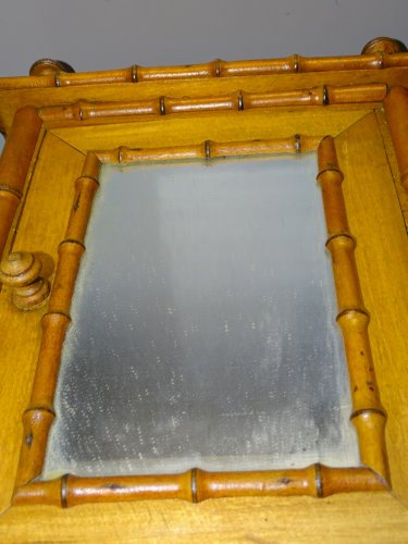 -JOLIE ANCIENNE PETITE ARMOIRE de POUPEE Façon Bambou JUS de GRENIER déco  D