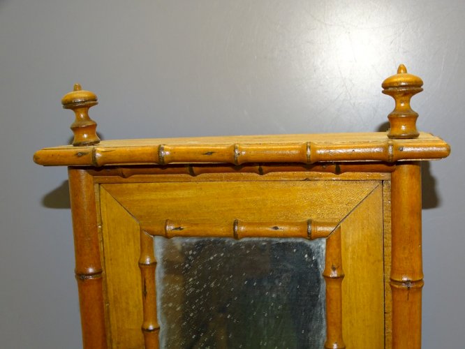 -JOLIE ANCIENNE PETITE ARMOIRE de POUPEE Façon Bambou JUS de GRENIER déco  D