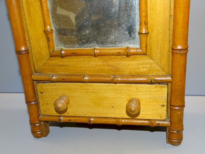 -JOLIE ANCIENNE PETITE ARMOIRE de POUPEE Façon Bambou JUS de GRENIER déco  D