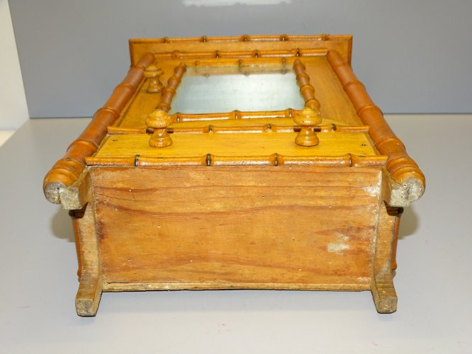 -JOLIE ANCIENNE PETITE ARMOIRE de POUPEE Façon Bambou JUS de GRENIER déco  D