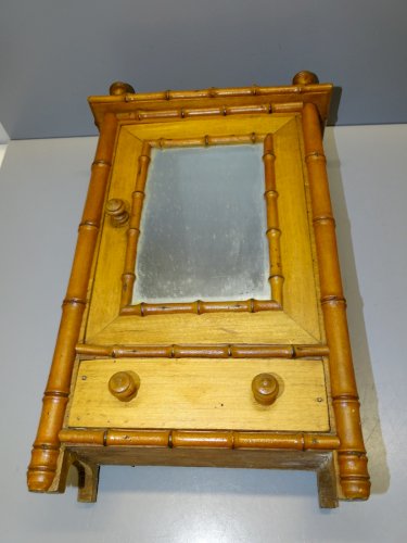 -JOLIE ANCIENNE PETITE ARMOIRE de POUPEE Façon Bambou JUS de GRENIER déco  D