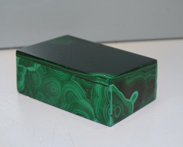 -JOLIE ANCIENNE PETITE BOITE en MALACHITE PETIT COFFRET à BIJOUX VITRINE    D