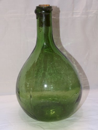 - JOLIE ANCIENNE PETITE DAME JEANNE EN VERRE Moulé de couleur VERTE     D