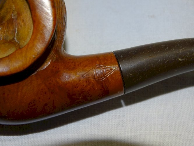 -JOLIE ANCIENNE PIPE SAINT CLAUDE FOYER TETE DE SINGE YEUX SULFURE COLLECTION  D